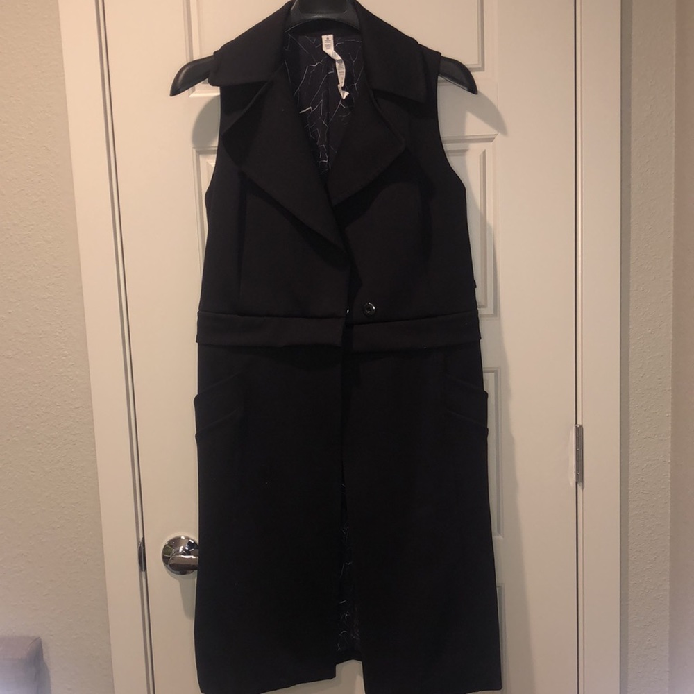 Lululemon Women’s Sleeveless Button Front Collared Long Jacket Black Size 4